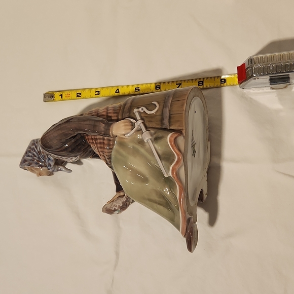 Dahl Jensen Copenhagen 1150 Fish Seller Lady Sitting on a Barrel Figurine. - Picture 8 of 9